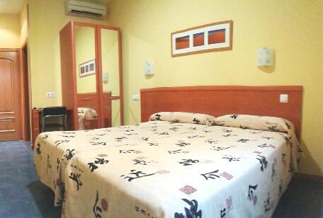 Hostal Los Claveles Torrejón de Ardoz Habitación foto